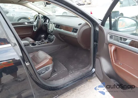 2013 Volkswagen Touareg Tdi Executive из США, поврежденный, VIN WVGEP9BP7DD008137